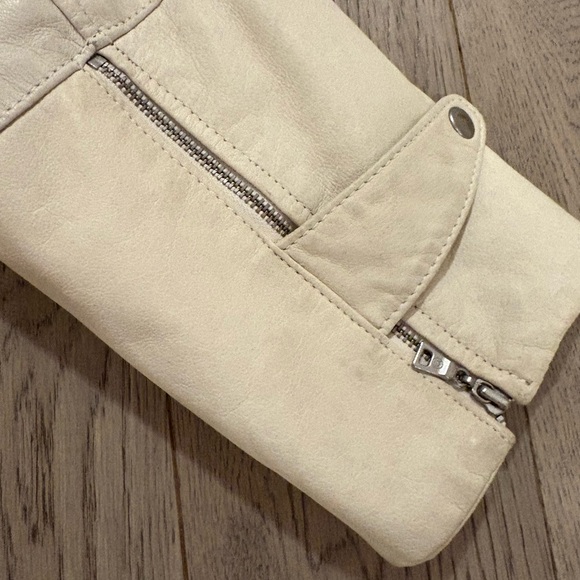 Danier Women's Ivory Leather Jacket - Picture 9 of 12